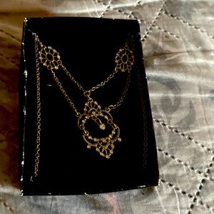 Women’s necklace